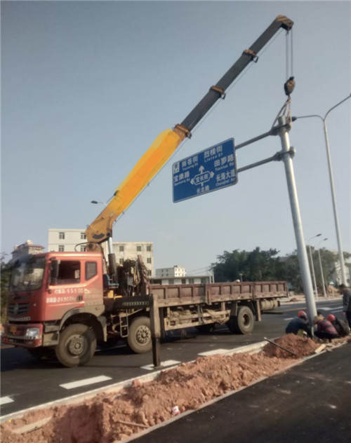 库伦旗设备吊装租赁吊车要用多大吊车