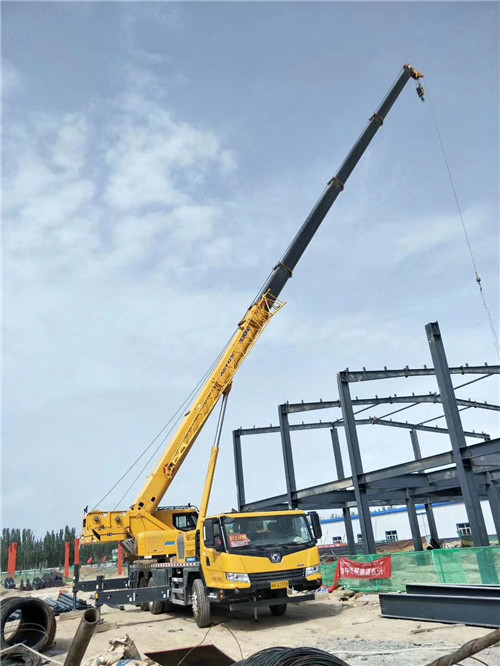 库伦旗超高层建筑钢结构吊装案例